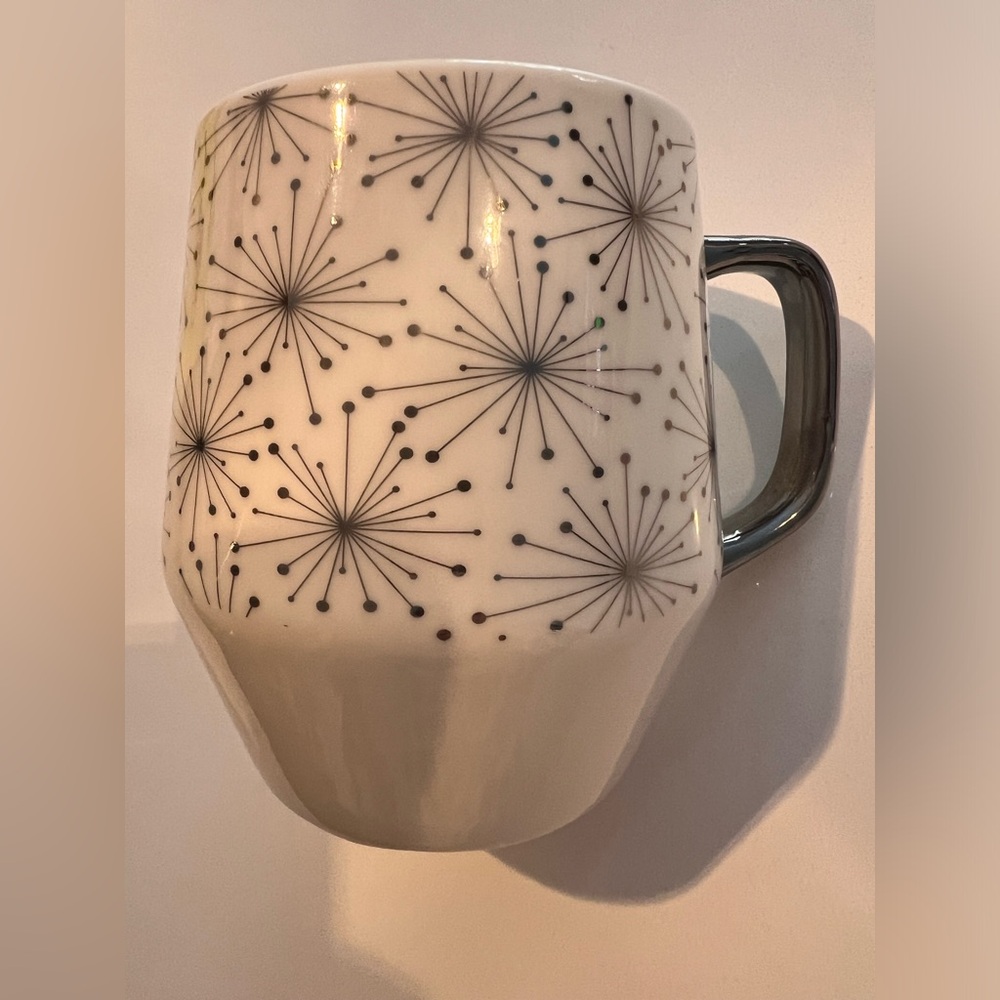 2020 EDIBLE  25 oz.‎ White Silver Starburst Sputnik Coffee Mug Tea Cup